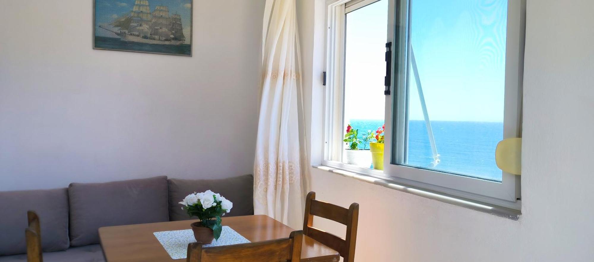 Natasha Rooms Himare Eksteriør bilde