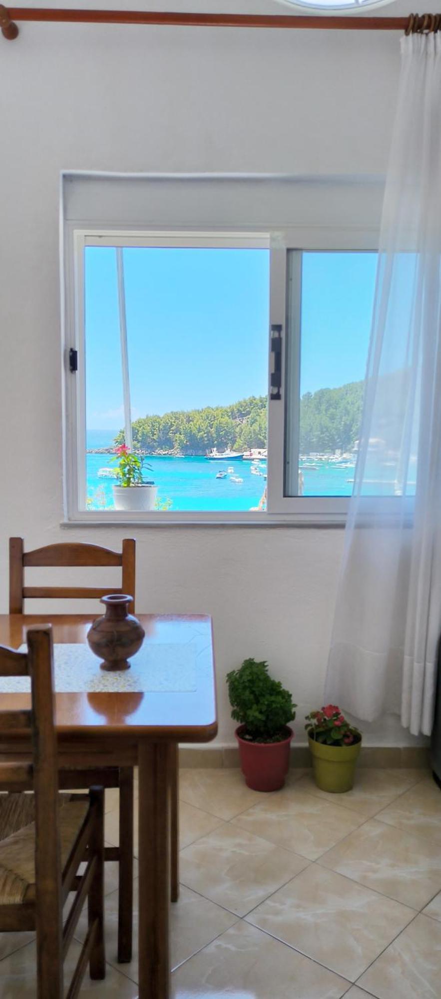 Natasha Rooms Himare Eksteriør bilde